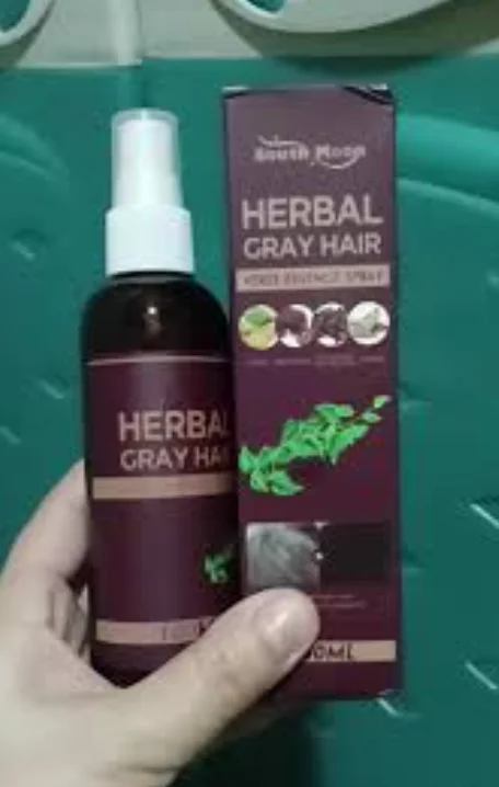 عميل يحمل بخاخ الأعشاب